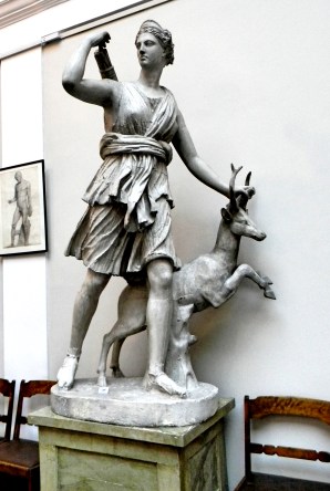 Statue in Konstakademien