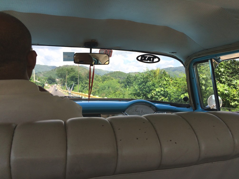 On the way to Basilica del Cobre and Castillo del Morro, Santiago de Cuba, Cuba.jpg